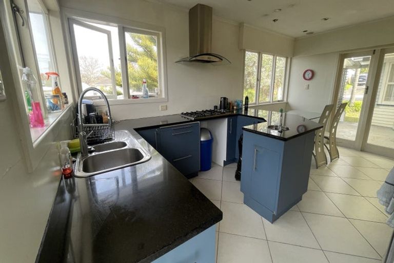 Photo of property in 10 Mildmay Road, Henderson, Auckland, 0610