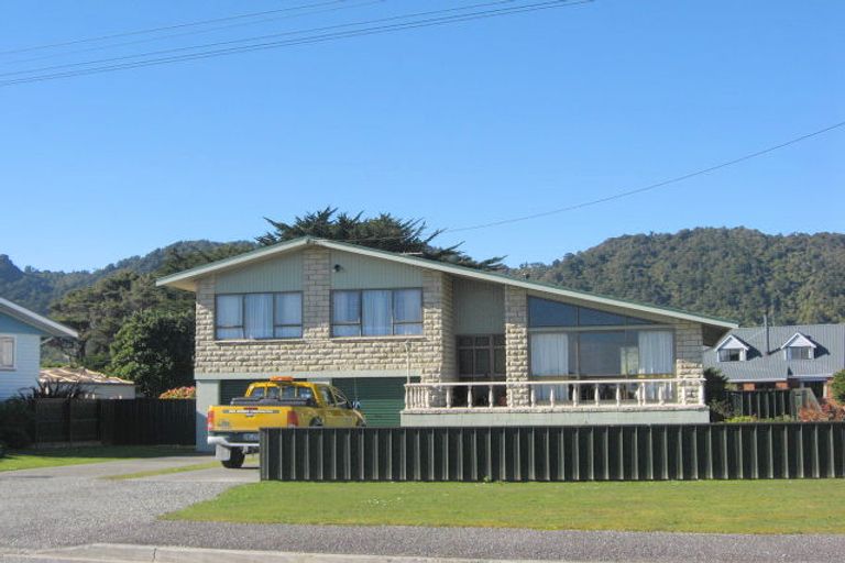 Photo of property in 26 Domett Esplanade, Cobden, Greymouth, 7802