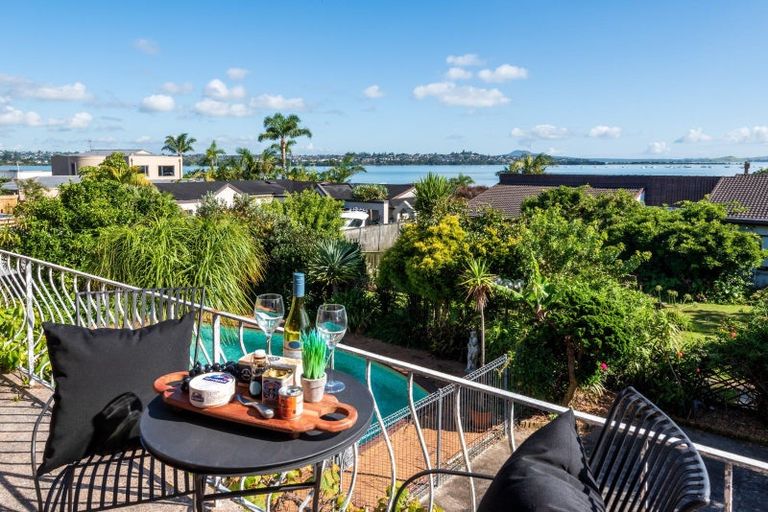 Photo of property in 114 Bramley Drive, Farm Cove, Auckland, 2012