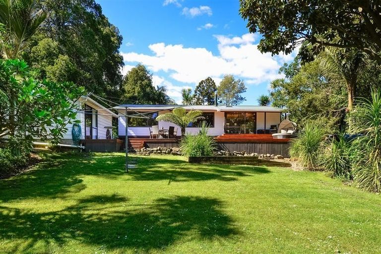 Photo of property in 128 Hinau Road, Waimauku, 0881
