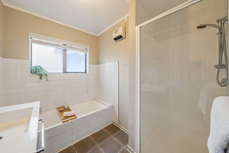 Photo of property in 26 Woolwich Close, Whitby, Porirua, 5024