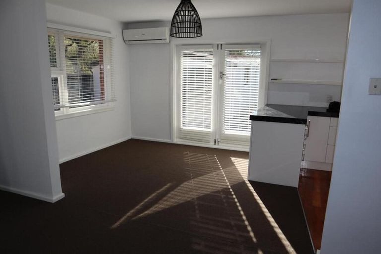 Photo of property in 338 Memorial Avenue, Burnside, Christchurch, 8053