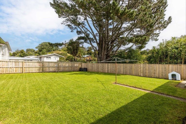 Photo of property in 119 Riversdale Drive, Merrilands, New Plymouth, 4312