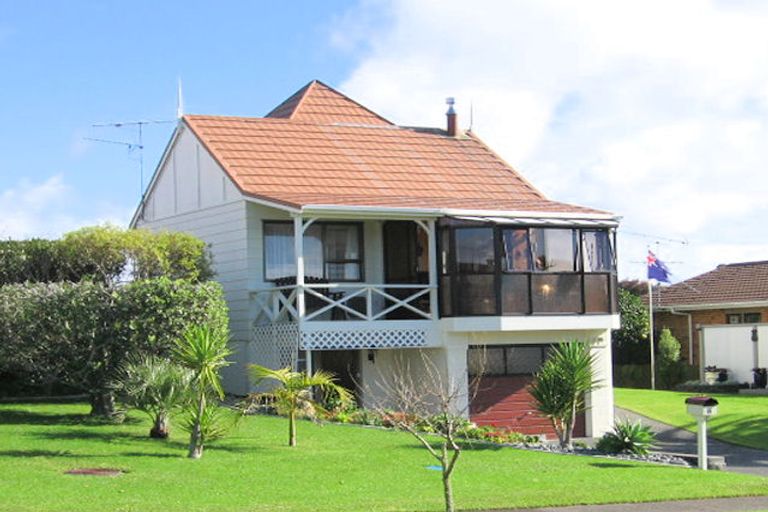 Photo of property in 15 Halldene Terrace, Red Beach, 0932