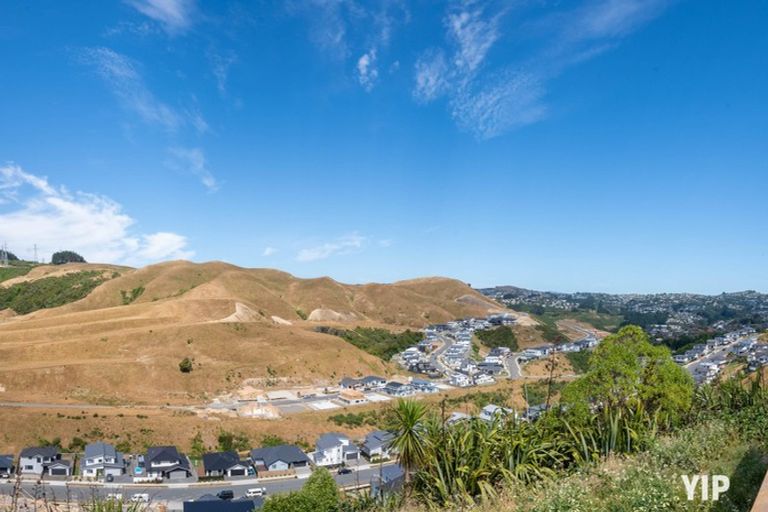 Photo of property in 130 Amesbury Drive, Churton Park, Wellington, 6037