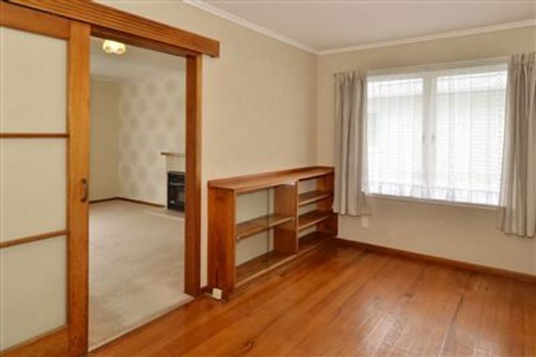 Photo of property in 15 Becroft Drive, Forrest Hill, Auckland, 0620