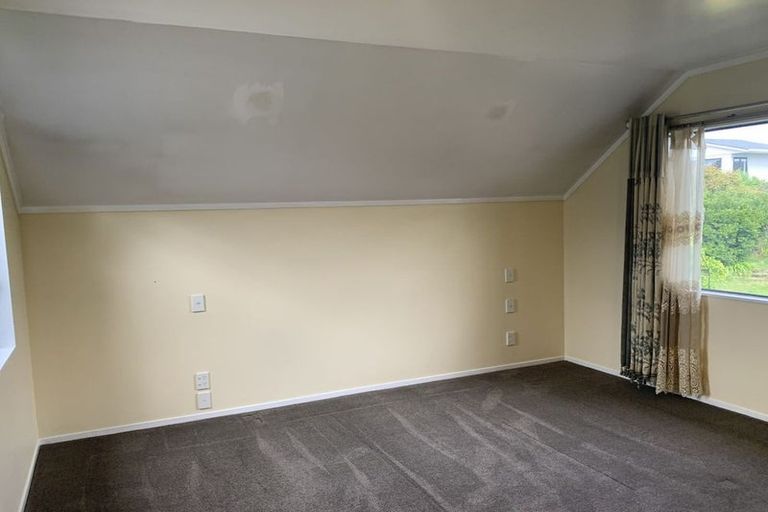 Photo of property in 2/19 Martin Crescent, Northcote, Auckland, 0627