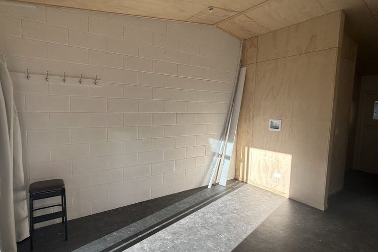 Photo of property in 2/1 Angle Street, Picton, 7220