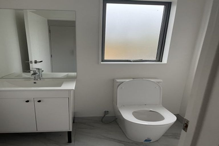 Photo of property in 1 Kokonga Lane, Silverdale, 0932