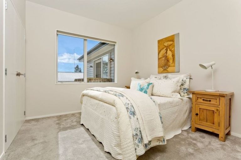 Photo of property in 38a Normandy Place, Henderson, Auckland, 0610