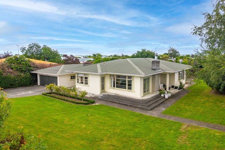 Photo of property in 13 Cambridge Road, Martinborough, 5711