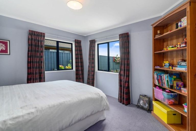 Photo of property in 12 Hulme Place, Owhata, Rotorua, 3010