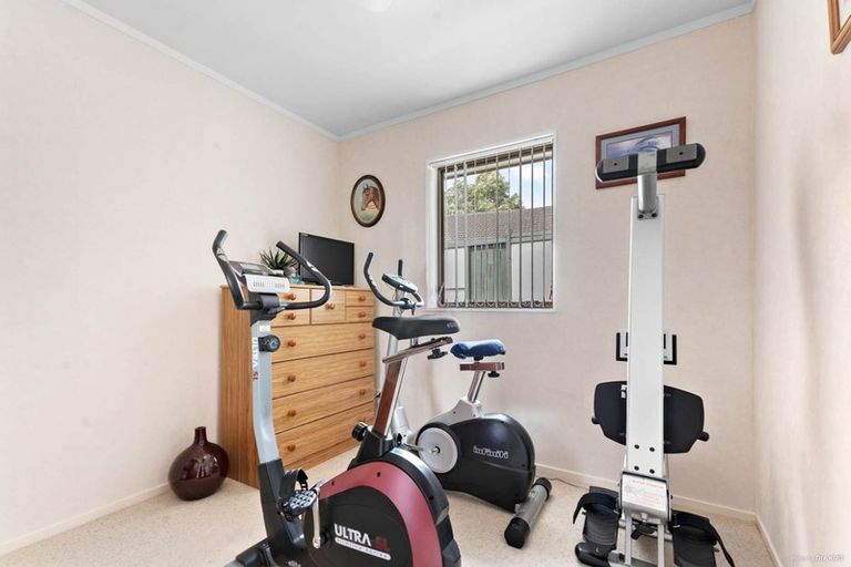 Photo of property in 7a Butley Drive, Farm Cove, Auckland, 2012