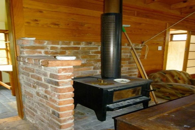 Photo of property in 70 Oxley Crescent, Broad Bay, Dunedin, 9014