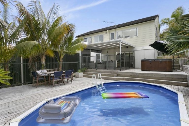 Photo of property in 9 Montclair Rise, Browns Bay, Auckland, 0630