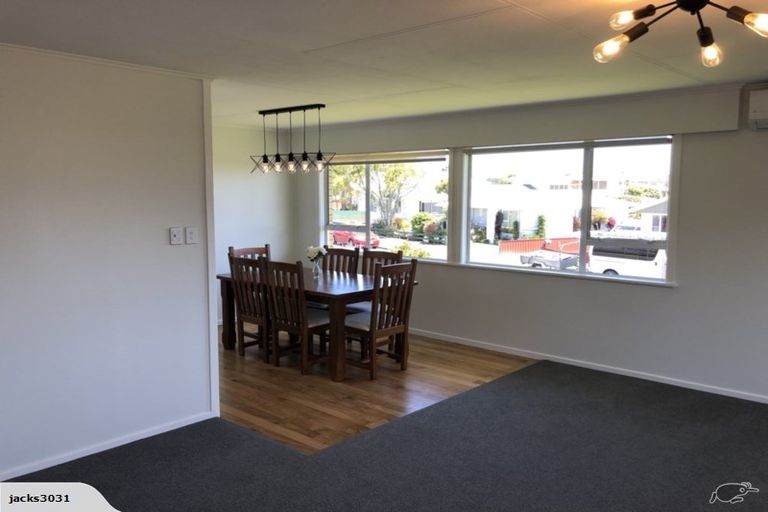 Photo of property in 2 Eton Place, Spotswood, New Plymouth, 4310