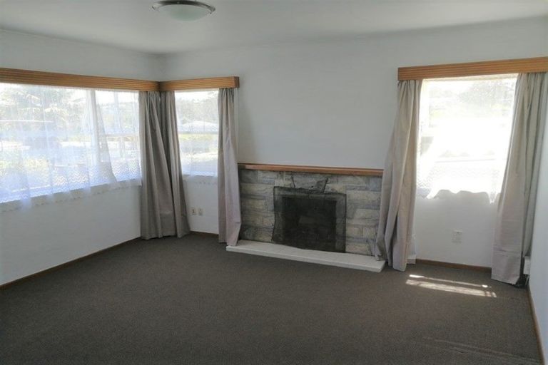 Photo of property in 18 Trinidad Road, Sunnynook, Auckland, 0620