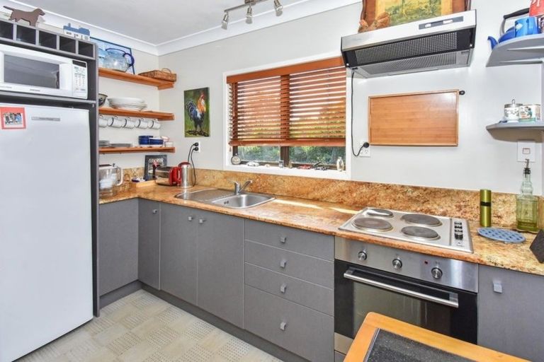 Photo of property in 4 Millen Place, Clarks Beach, 2122