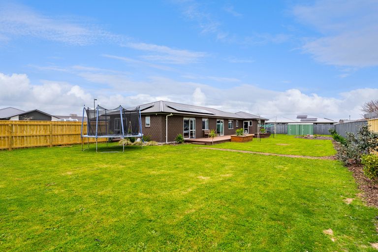 Photo of property in 1 Routhan Way, Carterton, 5713