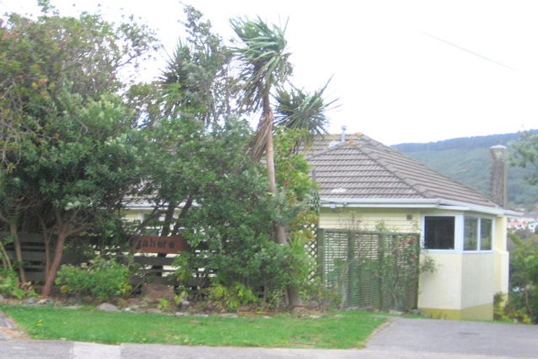 Photo of property in 20 South Street, Tawa, Wellington, 5028