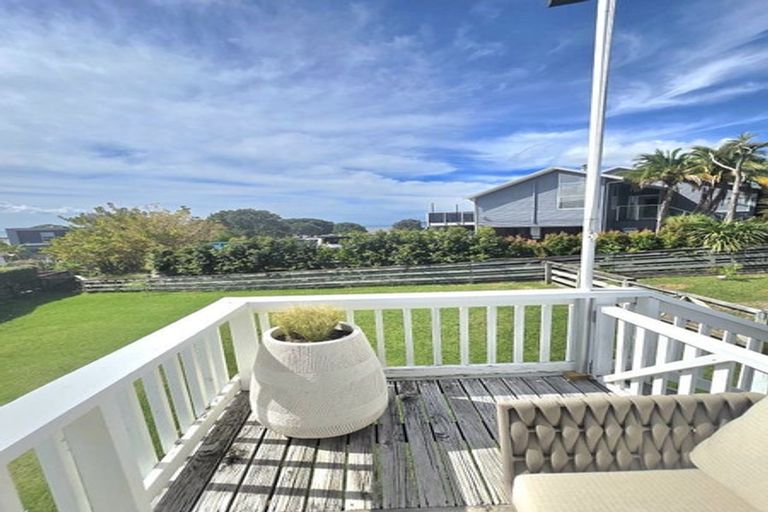 Photo of property in 18 Kahurangi Place, Snells Beach, 0920