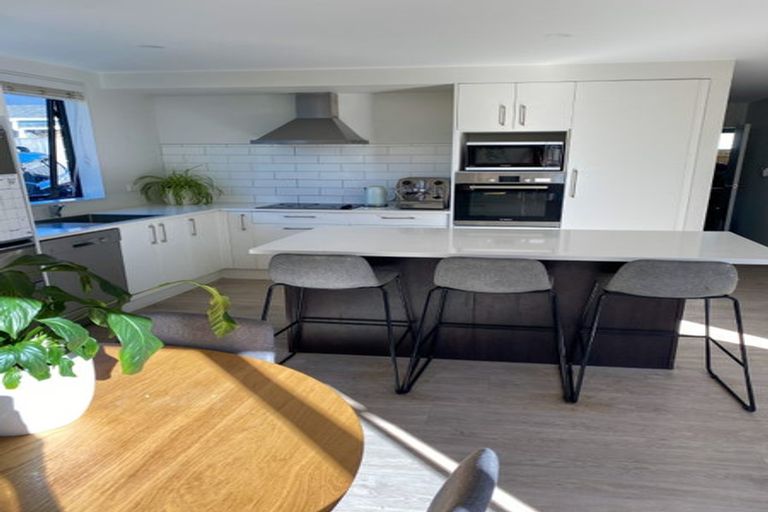 Photo of property in 16a Universal Drive, Henderson, Auckland, 0610