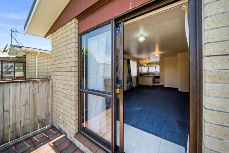 Photo of property in 19 Karamu Street, Strandon, New Plymouth, 4312
