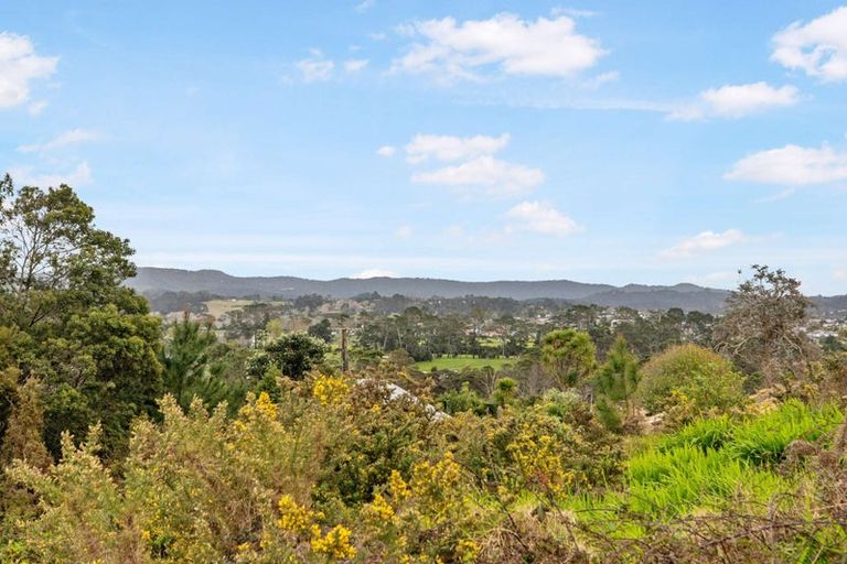 Photo of property in 103 Rangeview Road, Sunnyvale, Auckland, 0612