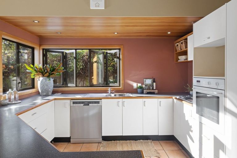 Photo of property in 105 Hawford Road, Opawa, Christchurch, 8023