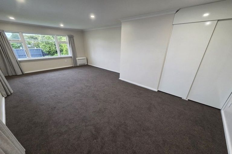 Photo of property in 11 Grimseys Road, Redwood, Christchurch, 8051