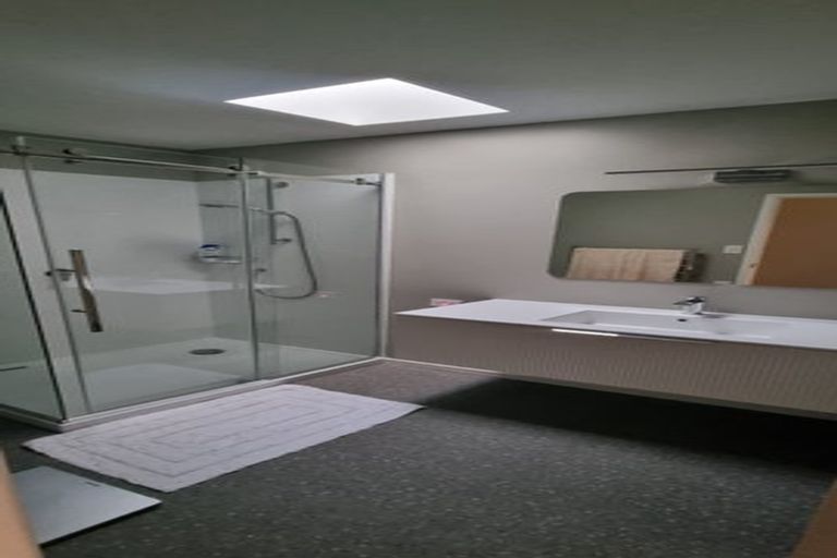 Photo of property in 1/9 Napoleon Avenue, Milford, Auckland, 0620