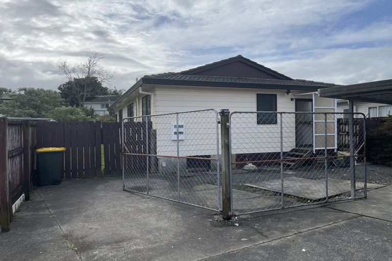 Photo of property in 2/12 Trimdon Street, Randwick Park, Auckland, 2105