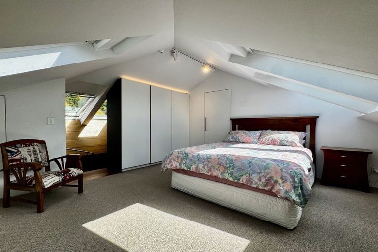 Photo of property in 16 Burnham Street, Seatoun, Wellington, 6022