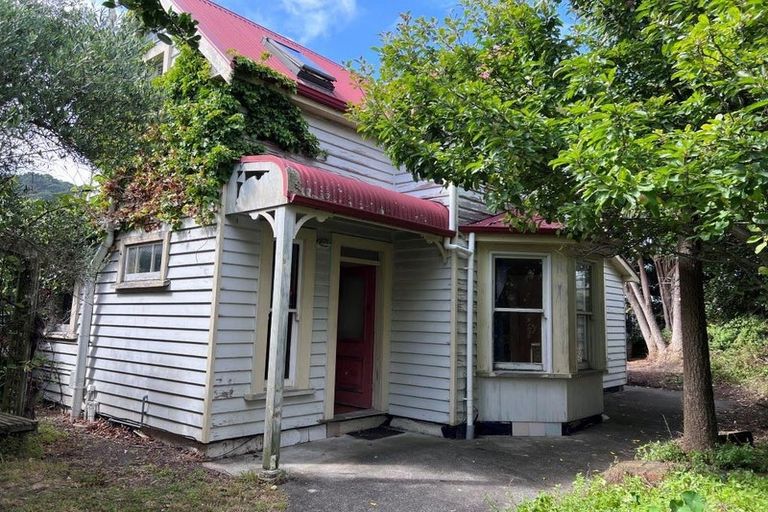 Photo of property in 56 Pirie Street, Mount Victoria, Wellington, 6011