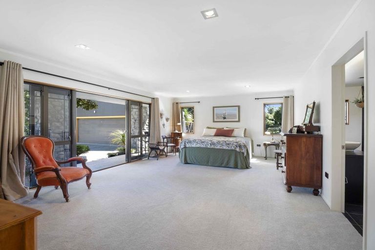 Photo of property in 424 Tararua Road, Levin, 5571