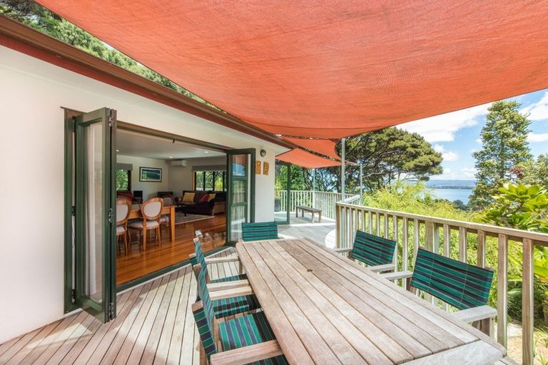 Photo of property in 134h Rangatira Road, Beach Haven, Auckland, 0626