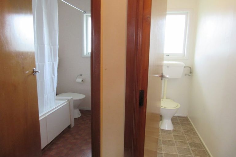 Photo of property in 14 Lindis Place, Mangere Bridge, Auckland, 2022