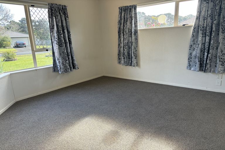 Photo of property in 31 Waimoko Glen, Swanson, Auckland, 0612