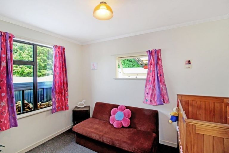 Photo of property in 7 Kotukutuku Road, Hunterville, 4730