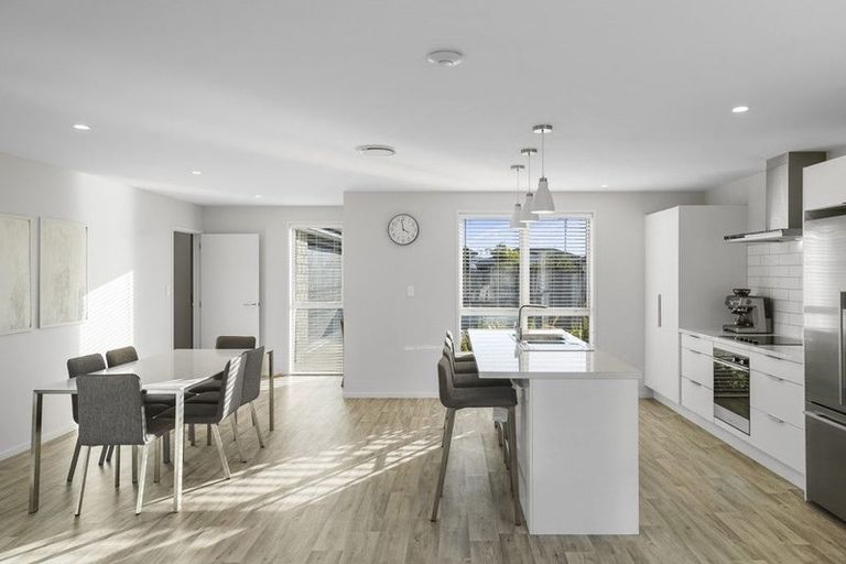 Photo of property in 37 Kahuparere Crescent, Pyes Pa, Tauranga, 3112