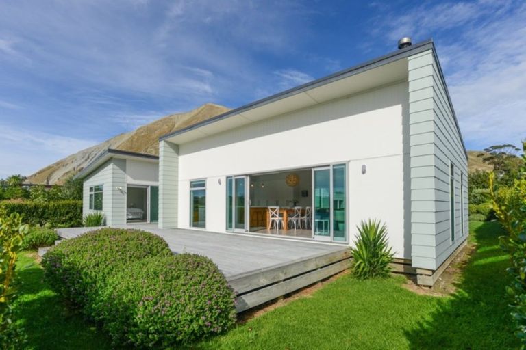 Photo of property in 59 Shoal Beach Road, Aramoana, Omakere, 4271