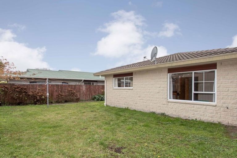 Photo of property in 8a Janet Street, Upper Riccarton, Christchurch, 8041