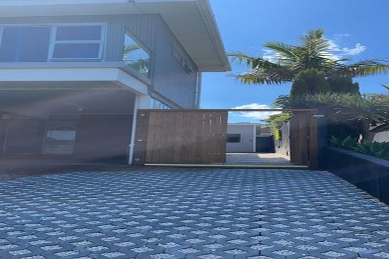 Photo of property in 37 Takapu Street, Henderson, Auckland, 0612