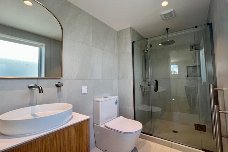 Photo of property in 109 Prince Regent Drive, Half Moon Bay, Auckland, 2012