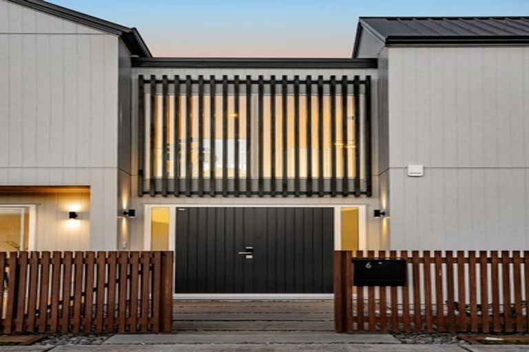 Photo of property in 6 Cara Avenue, Kumeu, 0810
