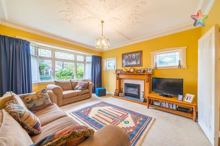 Photo of property in 11 Raymond Terrace, Fairfield, Lower Hutt, 5011