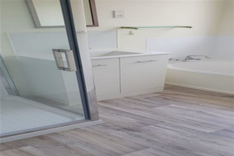 Photo of property in 2/21 Calluna Crescent, Totara Heights, Auckland, 2105