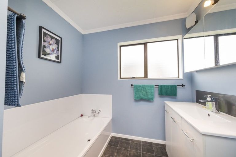 Photo of property in 90 Humber Street, Rongotea, 4476