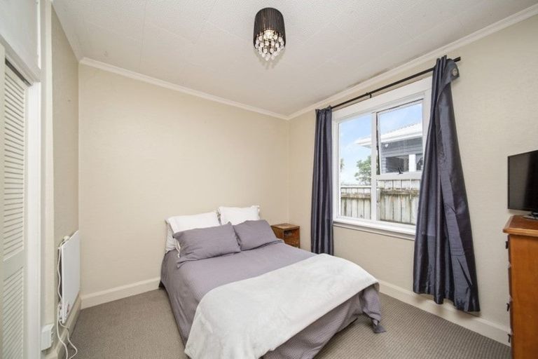 Photo of property in 7 Selwyn Street, Lower Vogeltown, New Plymouth, 4310