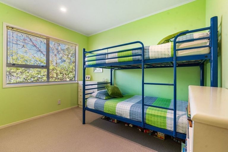 Photo of property in 175 Chelsea View Drive, Chatswood, Auckland, 0626